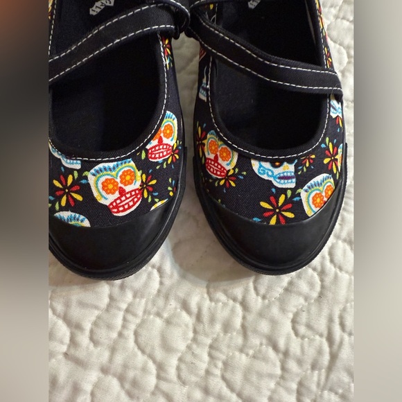 NWOT Women’s Skechers Sugar Skull Mary Jane Shoes Size 6 - Picture 3 of 8